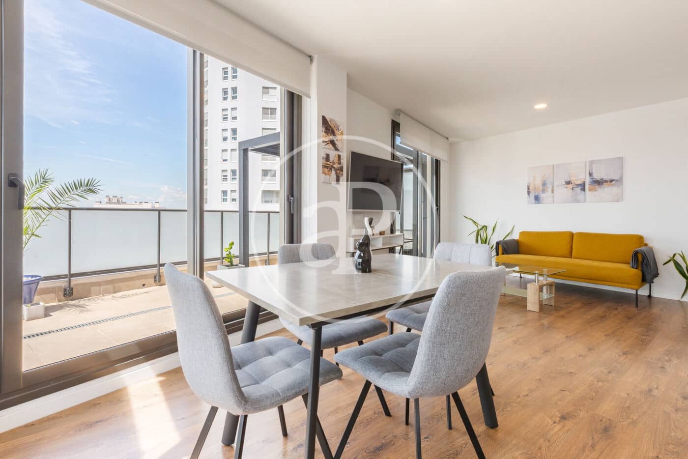 3 bedroom Penthouse for sale in Valencia city with pool - € 795,000 (Ref: 9029955)
