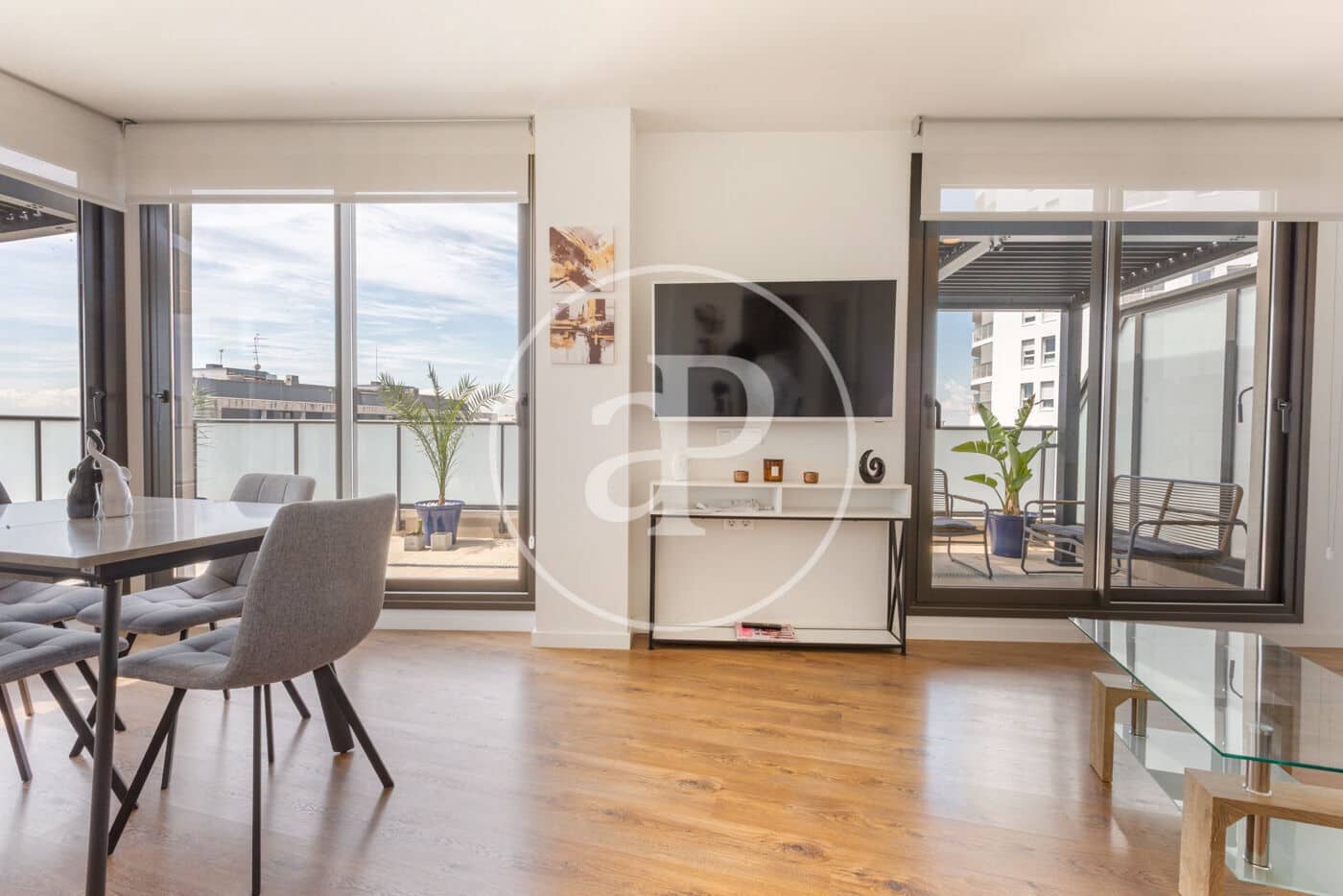 3 bedroom Penthouse for sale in Valencia city with pool - € 795,000 (Ref: 9029955)