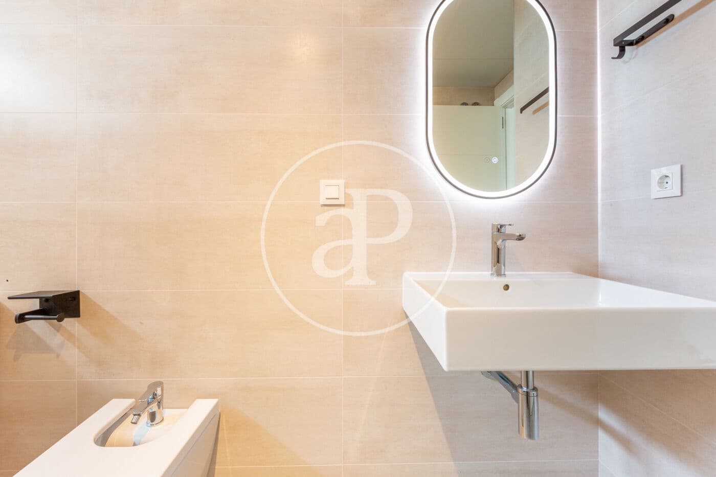 3 bedroom Penthouse for sale in Valencia city with pool - € 795,000 (Ref: 9029955)