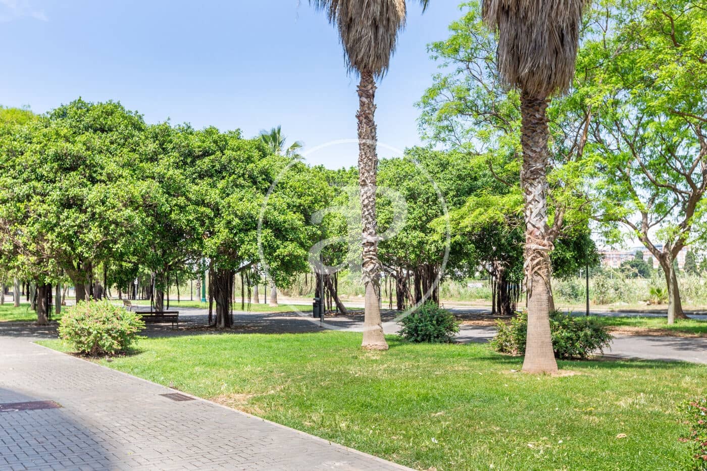 3 bedroom Penthouse for sale in Valencia city with pool - € 795,000 (Ref: 9029955)