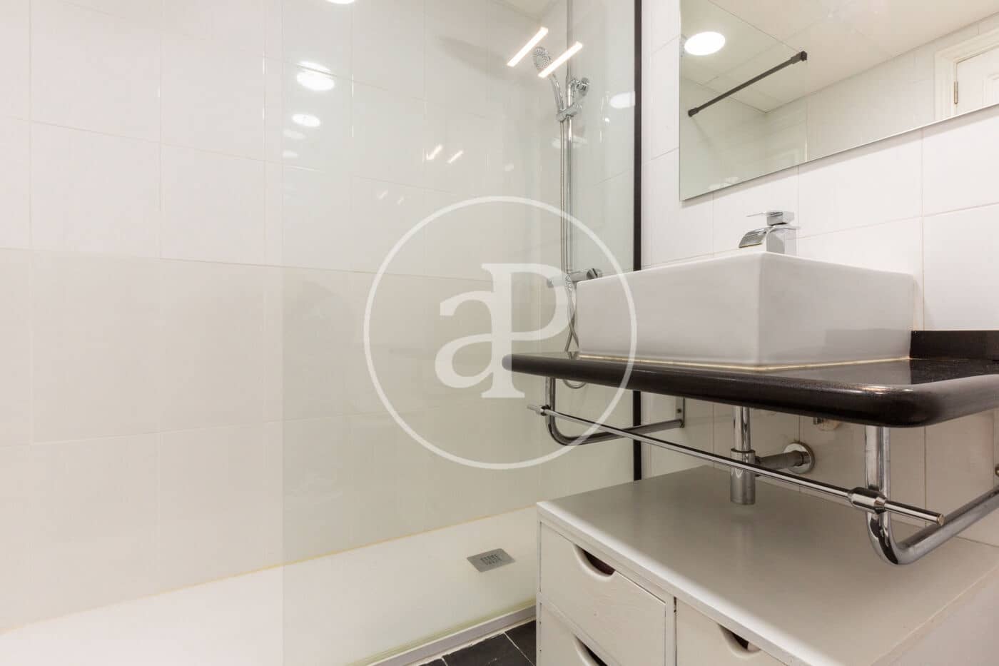 3 soverom Leilighet til leie i Valencia by - € 1 850 (Ref: 9042565)
