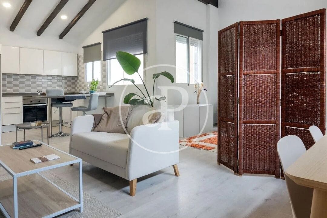 1 sypialnia Penthouse do wynajęcia w Miasto Walencja - 1 500 € (Ref: 9049133)