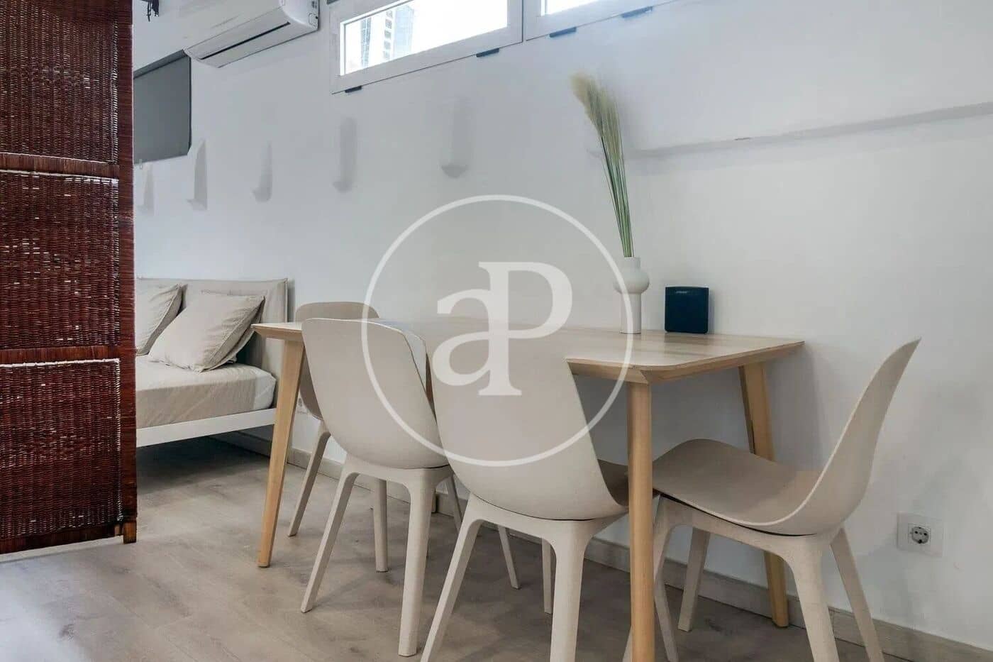 1 sypialnia Penthouse do wynajęcia w Miasto Walencja - 1 500 € (Ref: 9049133)