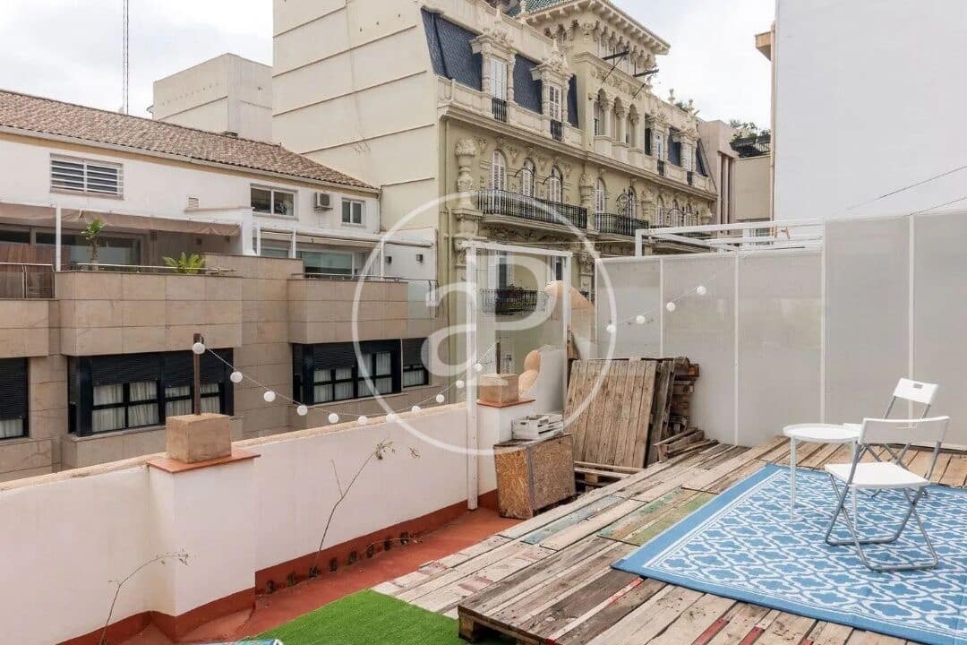 1 sypialnia Penthouse do wynajęcia w Miasto Walencja - 1 500 € (Ref: 9049133)