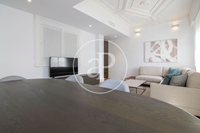 4 bedroom Apartment for rent in Sant Francesc, Valencia city - € 3,000 (Ref: 9049136)