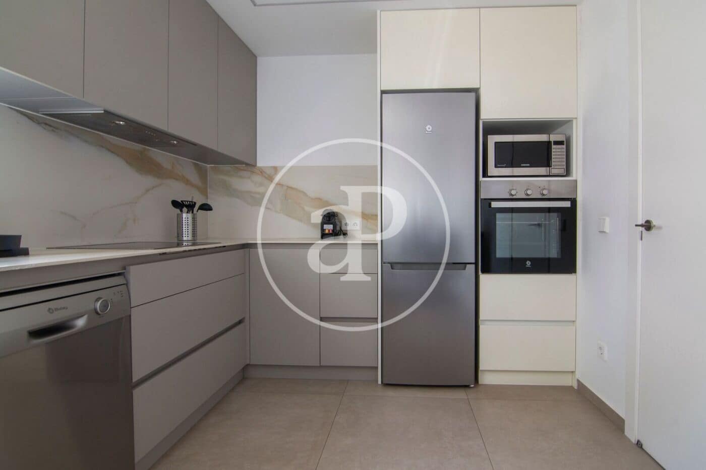 4 sypialnia Apartament do wynajęcia w Miasto Walencja - 3 000 € (Ref: 9049136)