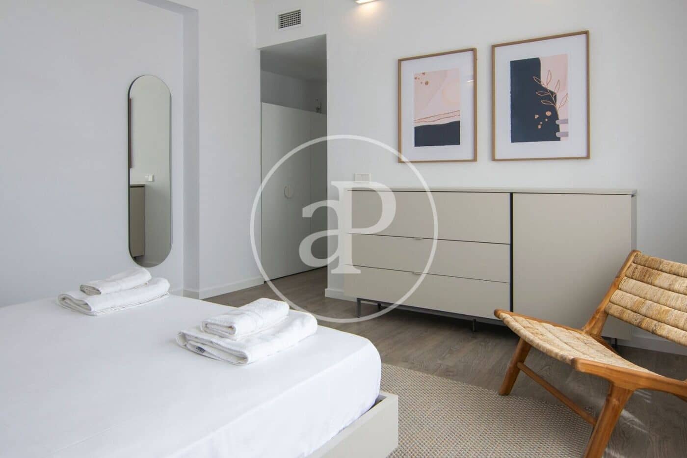 4 sypialnia Apartament do wynajęcia w Miasto Walencja - 3 000 € (Ref: 9049136)