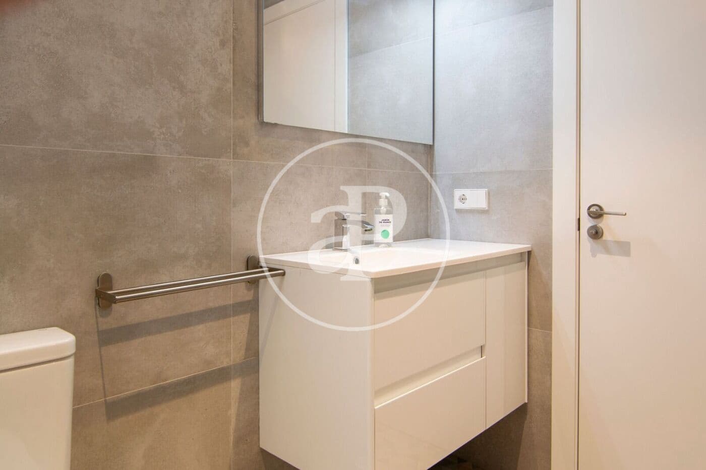 4 sypialnia Apartament do wynajęcia w Miasto Walencja - 3 000 € (Ref: 9049136)