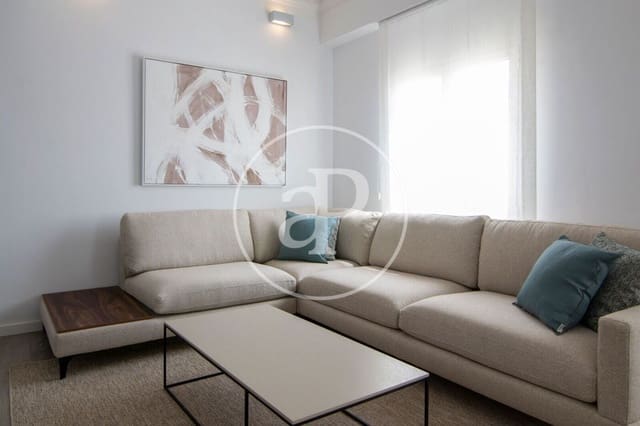 4 bedroom Apartment for rent in Sant Francesc, Valencia city - € 3,000 (Ref: 9049136)