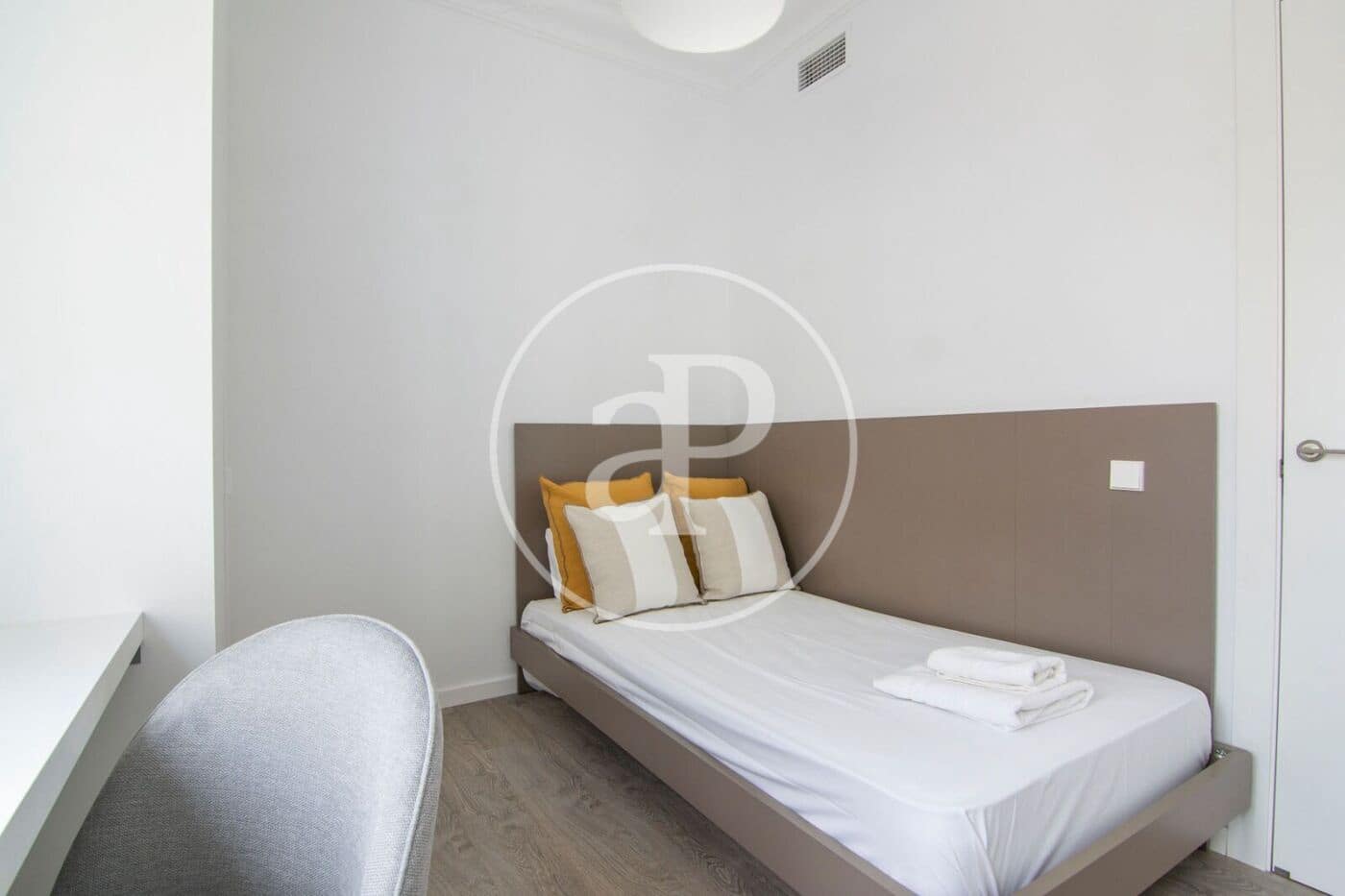 4 sypialnia Apartament do wynajęcia w Miasto Walencja - 3 000 € (Ref: 9049136)