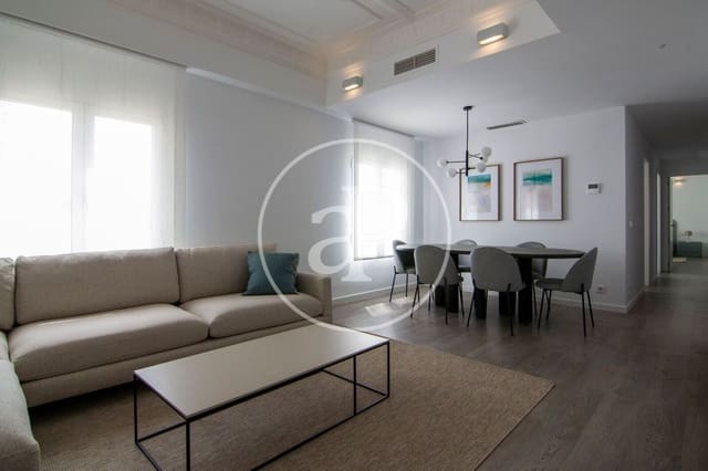 4 bedroom Apartment for rent in Sant Francesc, Valencia city - € 3,000 (Ref: 9049136)