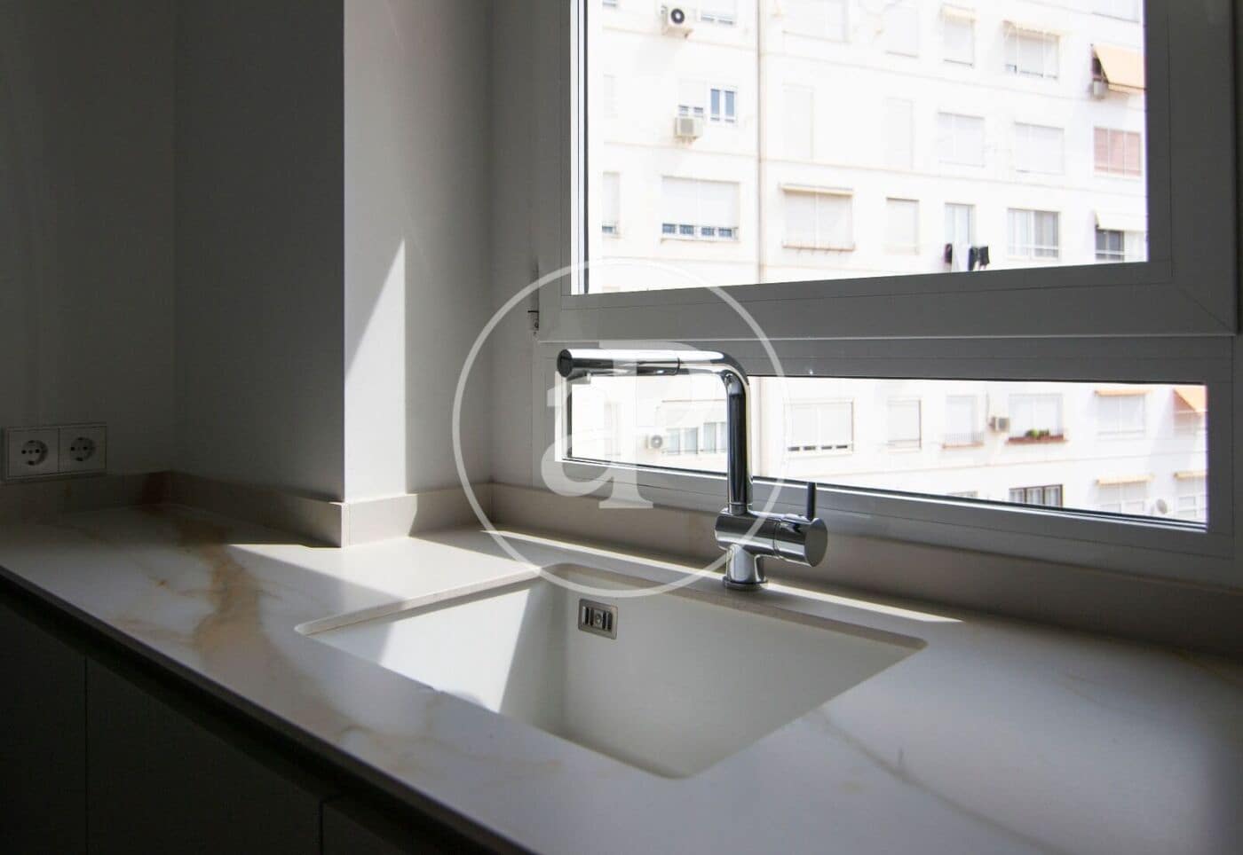 4 sypialnia Apartament do wynajęcia w Miasto Walencja - 3 000 € (Ref: 9049136)