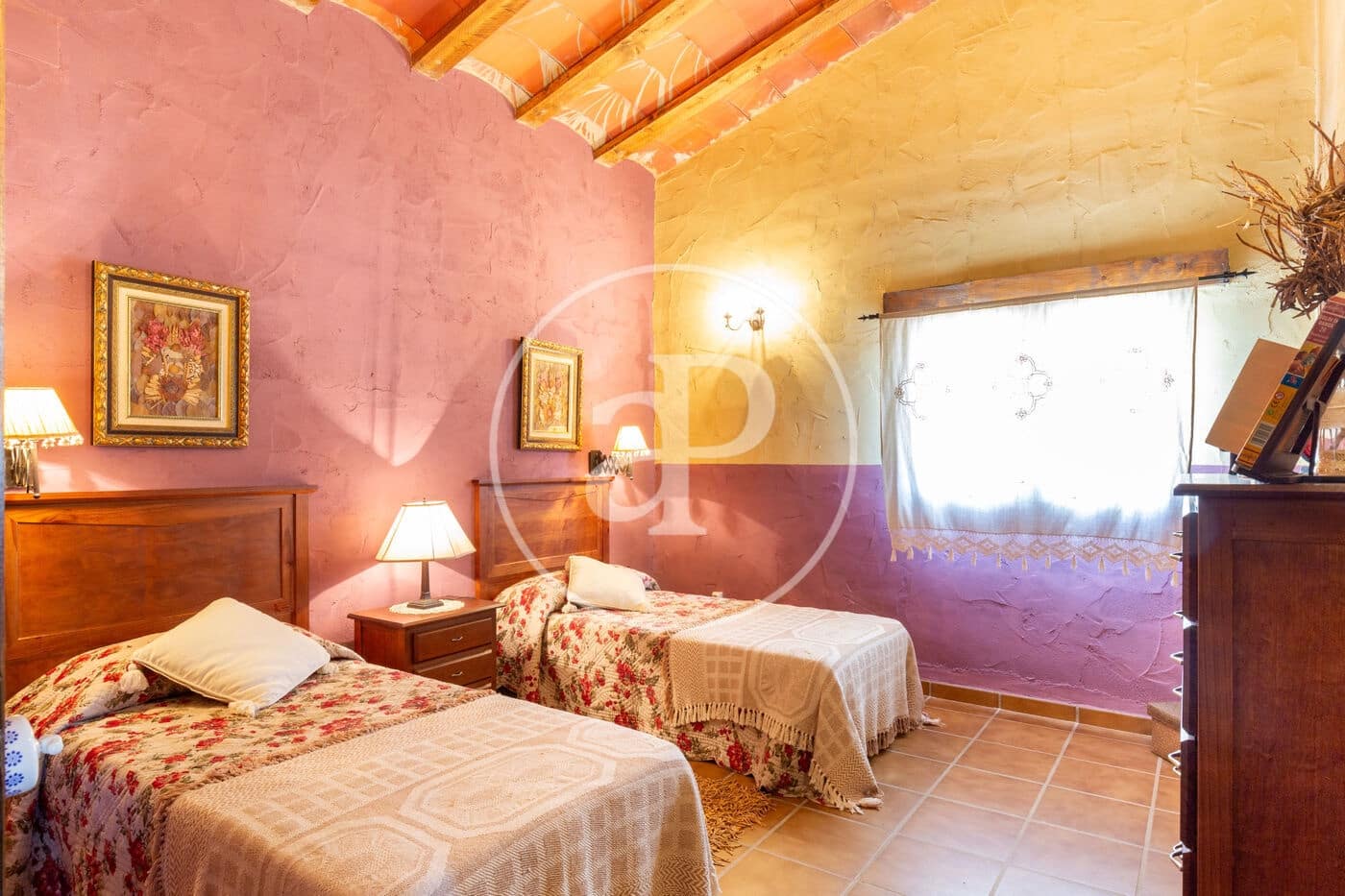 4 slaapkamer Villa te koop in Utiel - € 240.000 (Ref: 9049140)