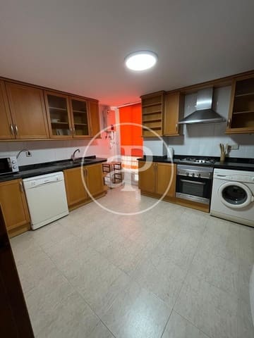4 quarto Apartamento para arrendar em Jesus, Valência cidade - 1 900 € (Ref: 9051368)