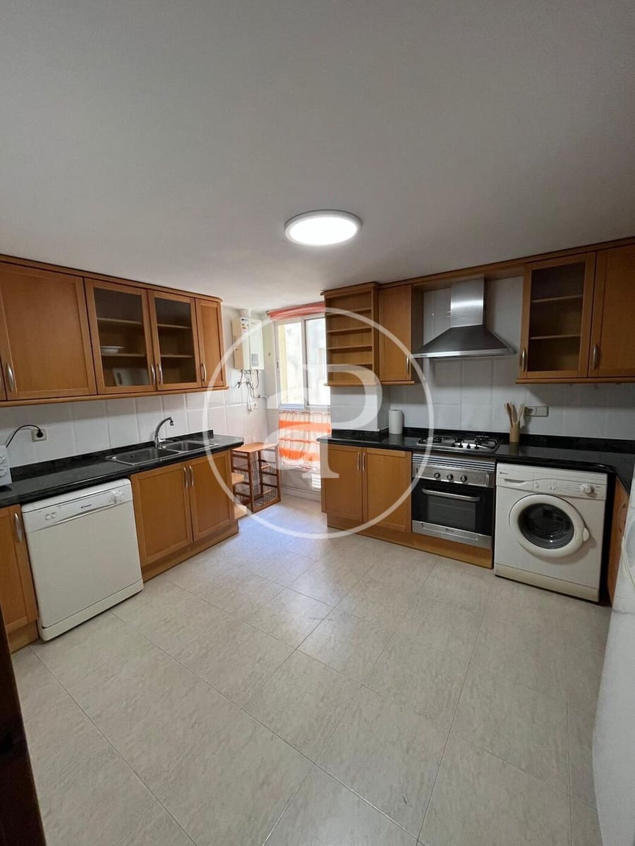 4 quarto Apartamento para arrendar em Valencia cidade - 1 900 € (Ref: 9051368)