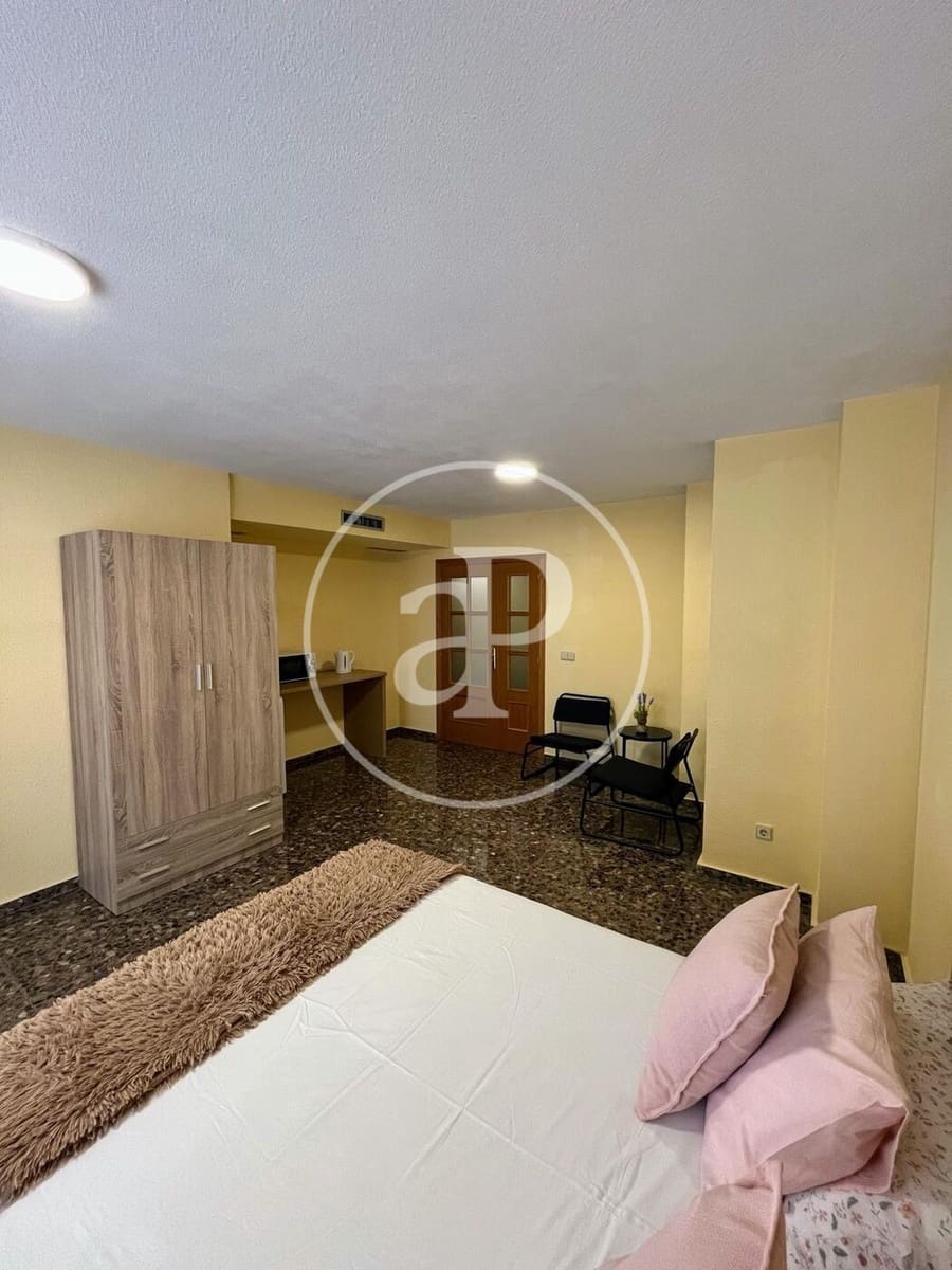 4 quarto Apartamento para arrendar em Valencia cidade - 1 900 € (Ref: 9051368)