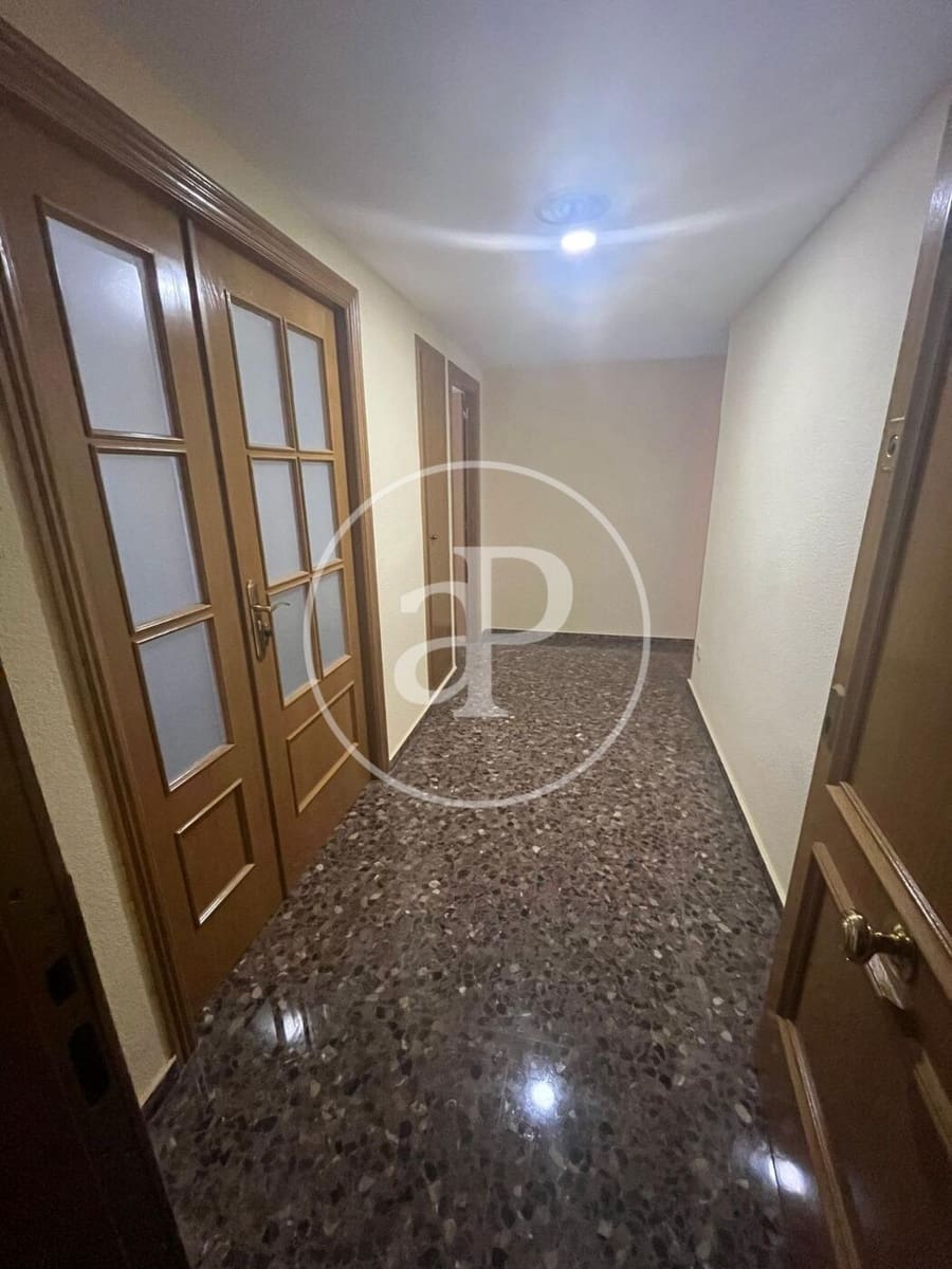 4 quarto Apartamento para arrendar em Valencia cidade - 1 900 € (Ref: 9051368)