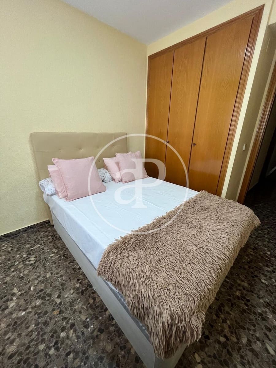 4 quarto Apartamento para arrendar em Valencia cidade - 1 900 € (Ref: 9051368)