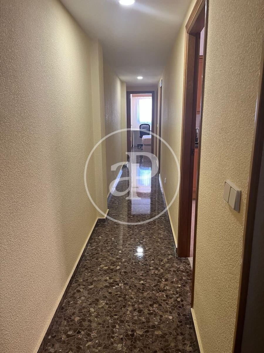 4 quarto Apartamento para arrendar em Valencia cidade - 1 900 € (Ref: 9051368)