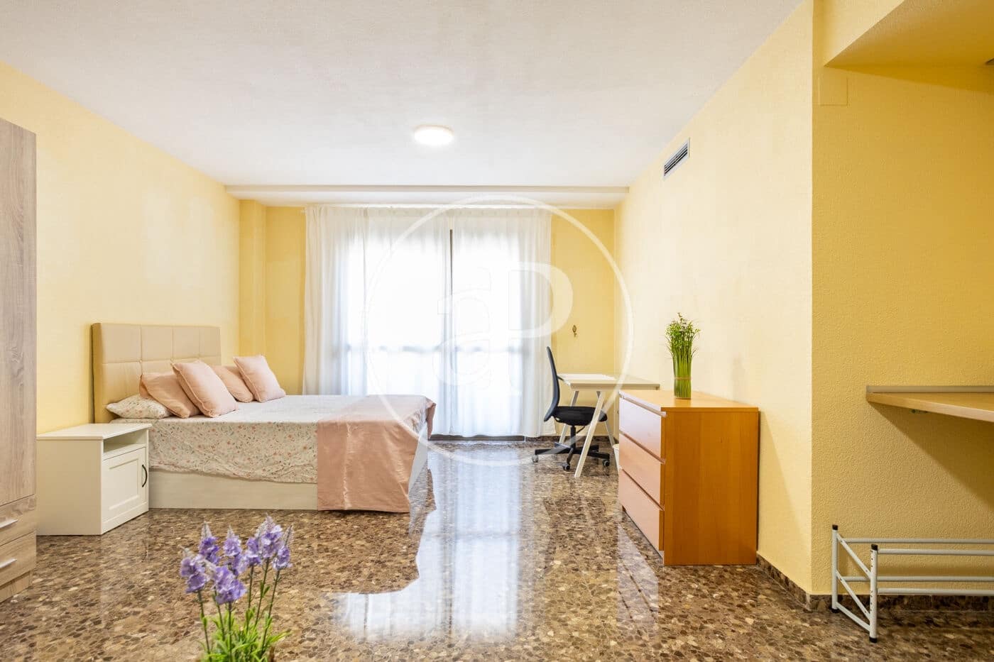 4 slaapkamer Appartement te huur in Valencia stad - € 1.800 (Ref: 9051368)