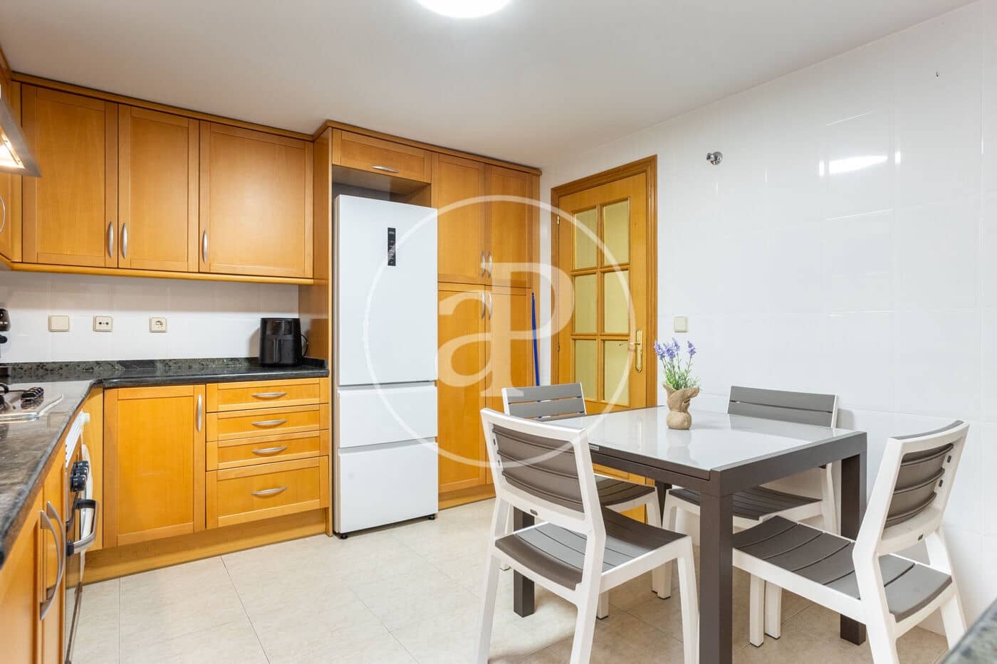 4 slaapkamer Appartement te huur in Valencia stad - € 1.800 (Ref: 9051368)