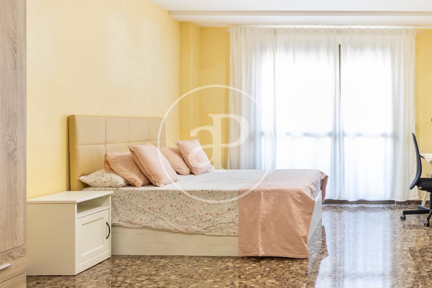 4 slaapkamer Appartement te huur in Valencia stad - € 1.800 (Ref: 9051368)