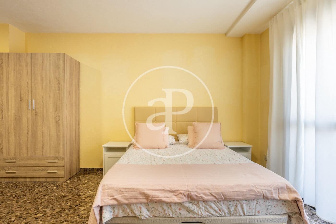4 slaapkamer Appartement te huur in Valencia stad - € 1.800 (Ref: 9051368)