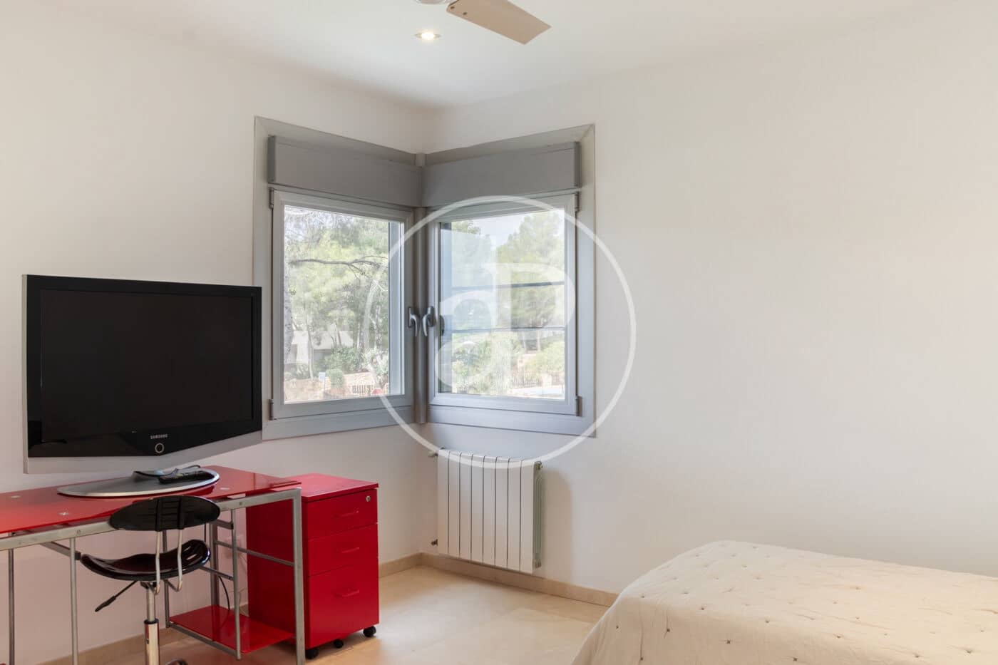 5 sypialnia Willa do wynajęcia w Chiva z basenem garażem - 4 500 € (Ref: 9059772)