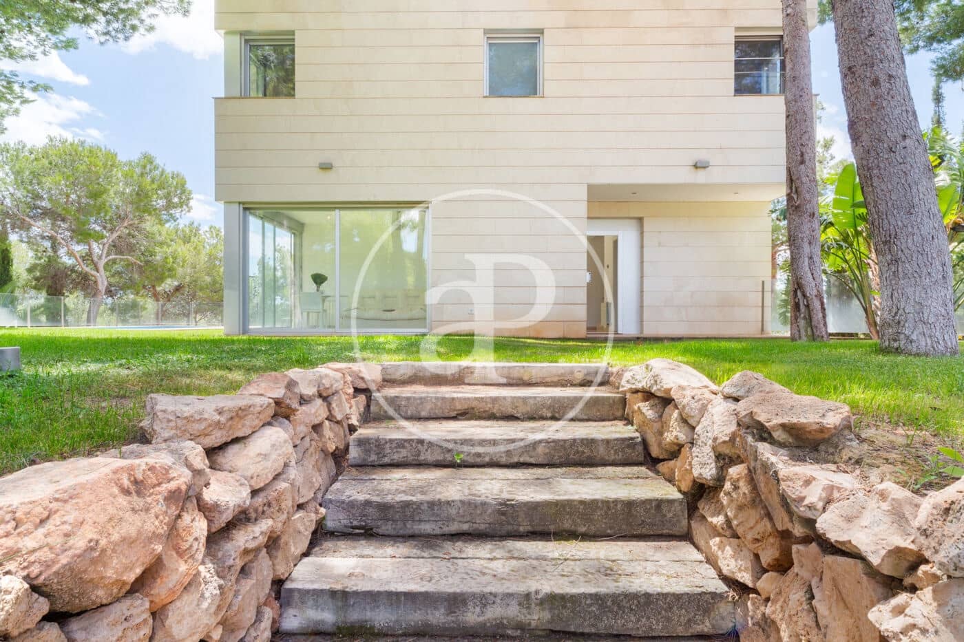 5 sypialnia Willa do wynajęcia w Chiva z basenem garażem - 4 500 € (Ref: 9059772)