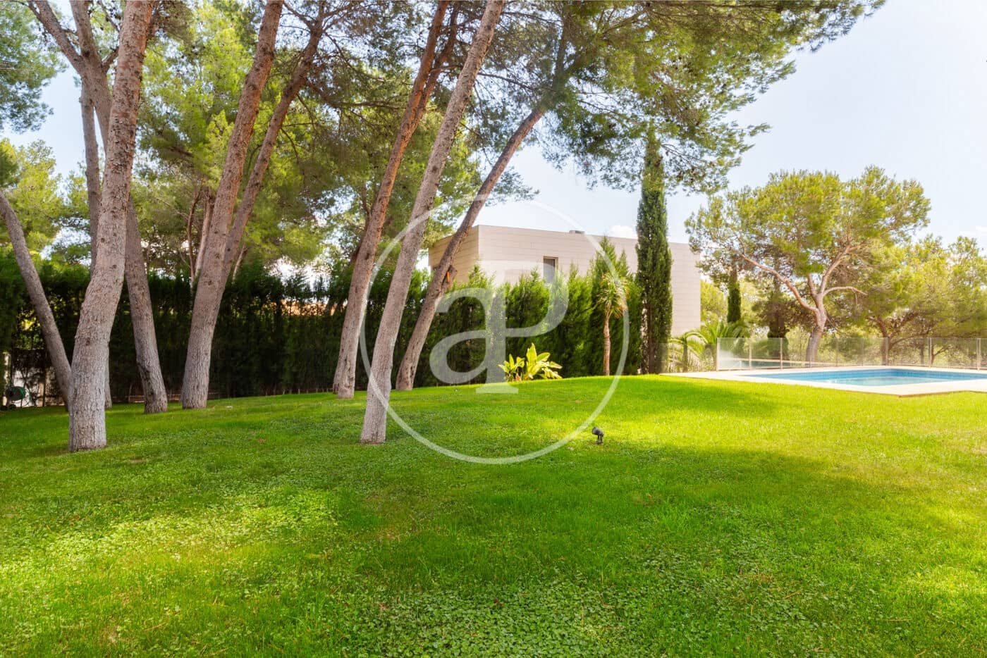 5 sypialnia Willa do wynajęcia w Chiva z basenem garażem - 4 500 € (Ref: 9059772)