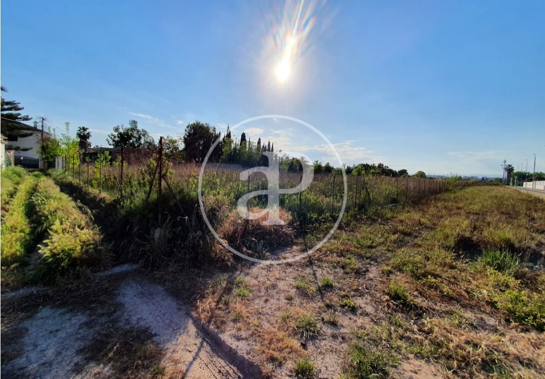 Grunde uden byggetilladelser til salg i Burriana / Borriana - € 400.000 (Ref: 9059775)