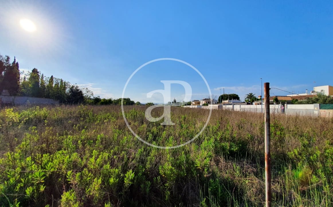 Grunde uden byggetilladelser til salg i Burriana / Borriana - € 400.000 (Ref: 9059775)