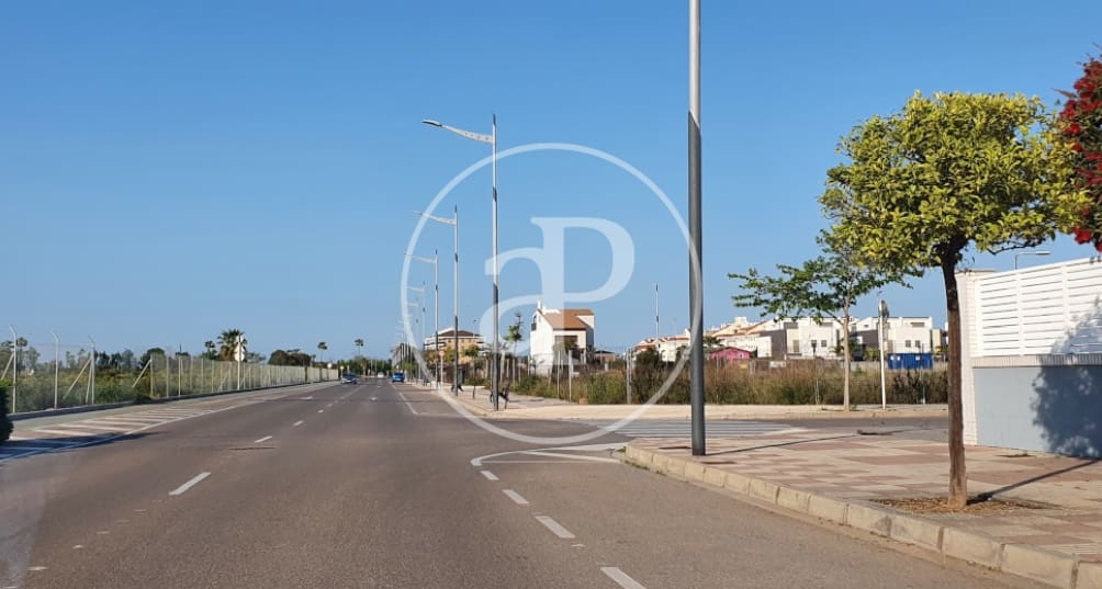 Grunde uden byggetilladelser til salg i Burriana / Borriana - € 400.000 (Ref: 9059775)