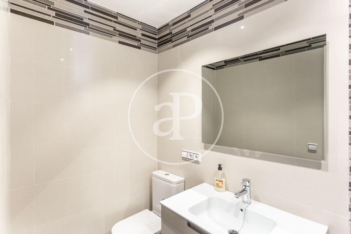Appartement de 2 chambres à louer à Valence ville - 1 500 € (Ref: 9062662)