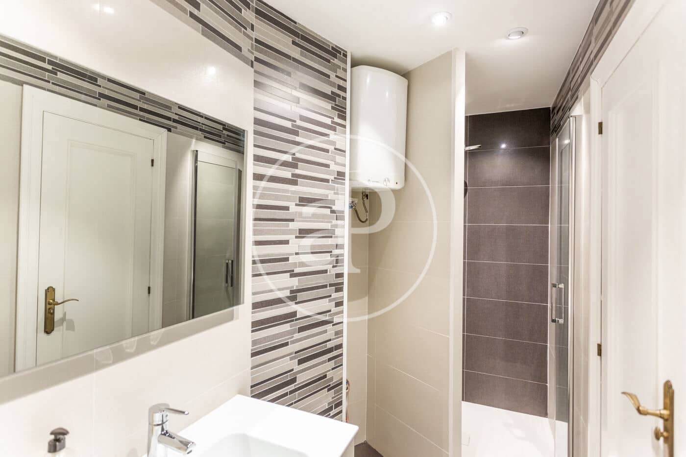 Appartement de 2 chambres à louer à Valence ville - 1 500 € (Ref: 9062662)