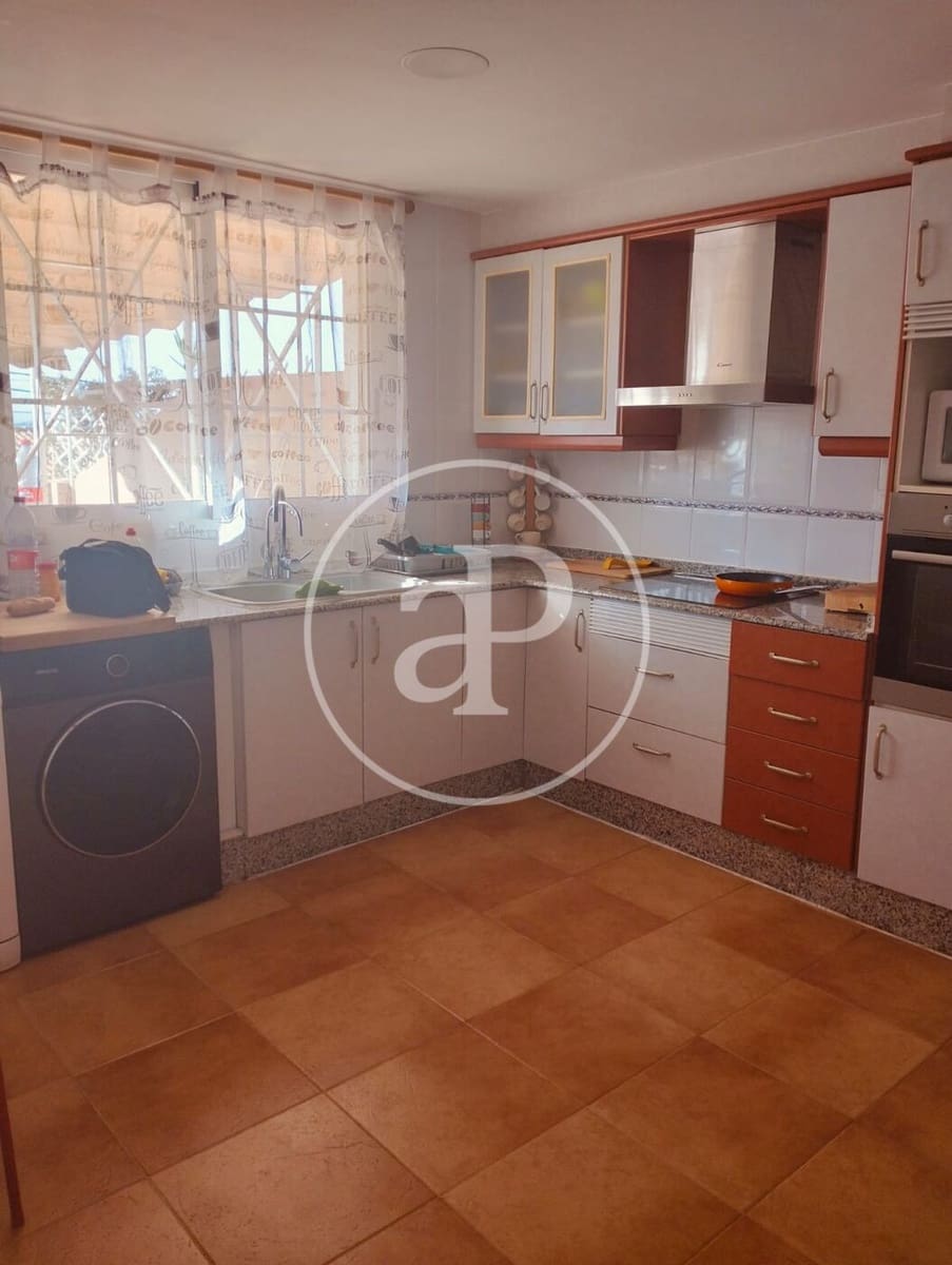 2 soveværelse Lejlighed til leje i Riba-roja de Turia - € 1.400 (Ref: 9062665)