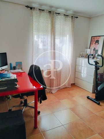 2 bedroom Apartment for rent in Riba-roja de Túria - € 1,400 (Ref: 9062665)