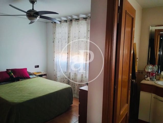 2 bedroom Apartment for rent in Riba-roja de Túria - € 1,400 (Ref: 9062665)