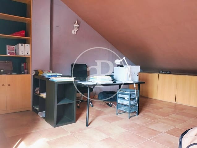 2 bedroom Apartment for rent in Riba-roja de Túria - € 1,400 (Ref: 9062665)