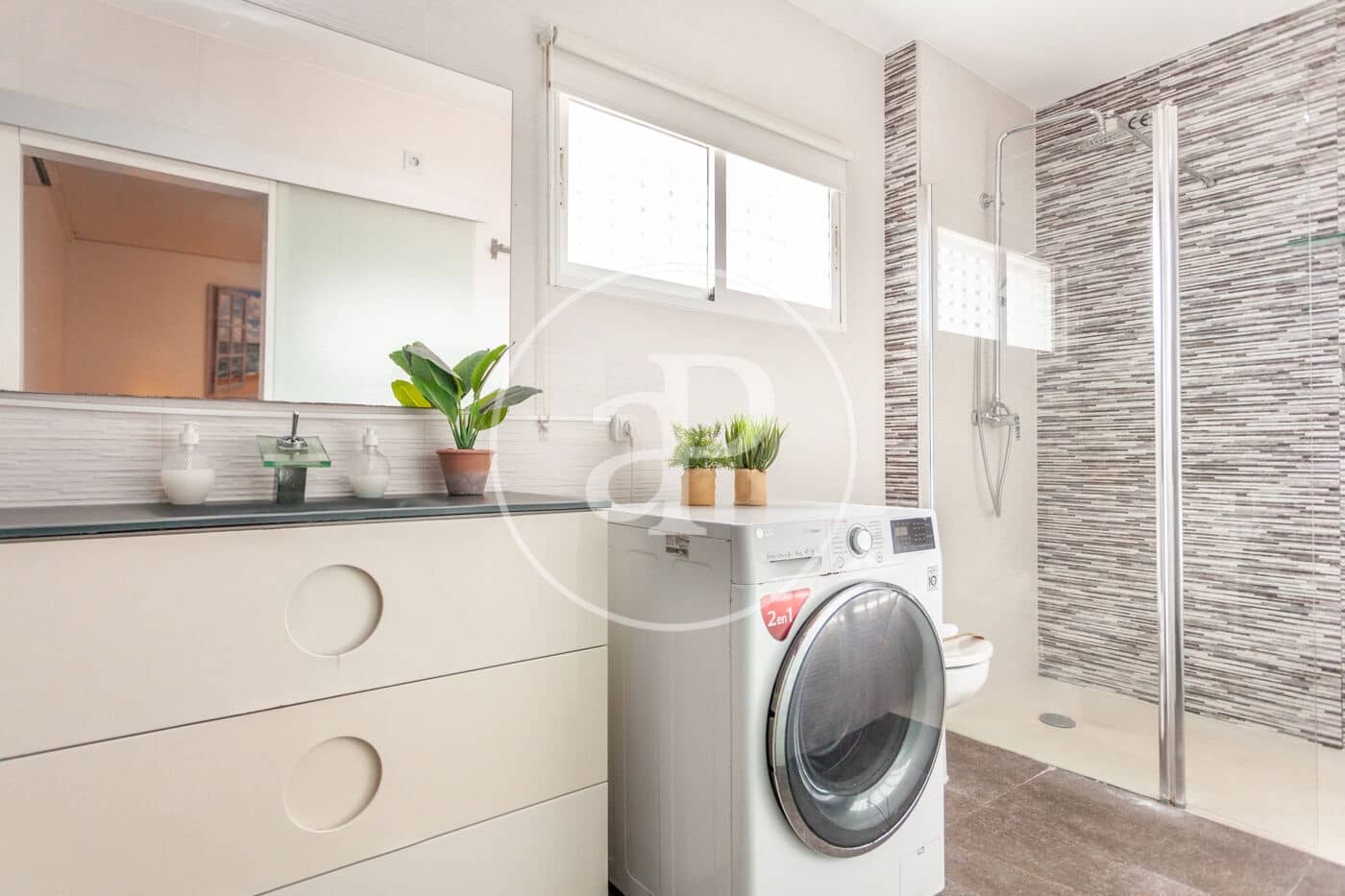 4 soveværelse Lejlighed til leje i Valencia by - € 3.995 (Ref: 9075180)