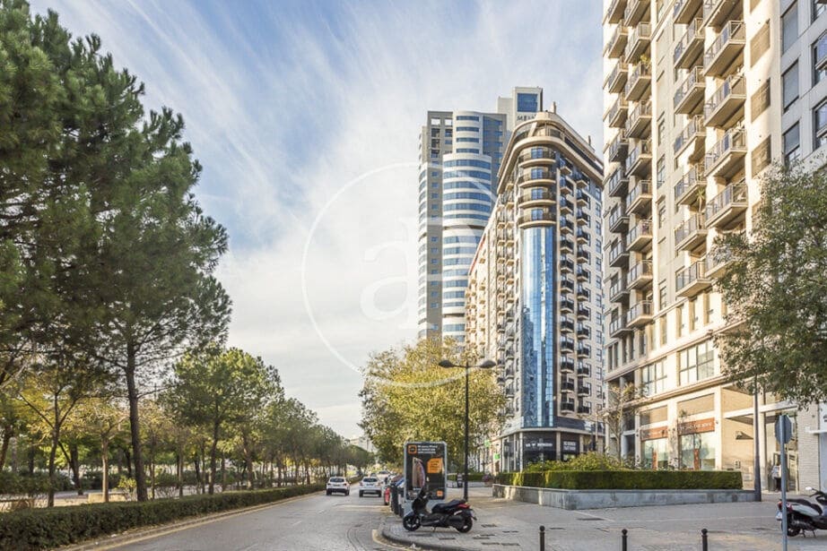 3 sypialnia Apartament na sprzedaż w Miasto Walencja z basenem - 1 720 000 € (Ref: 9075182)