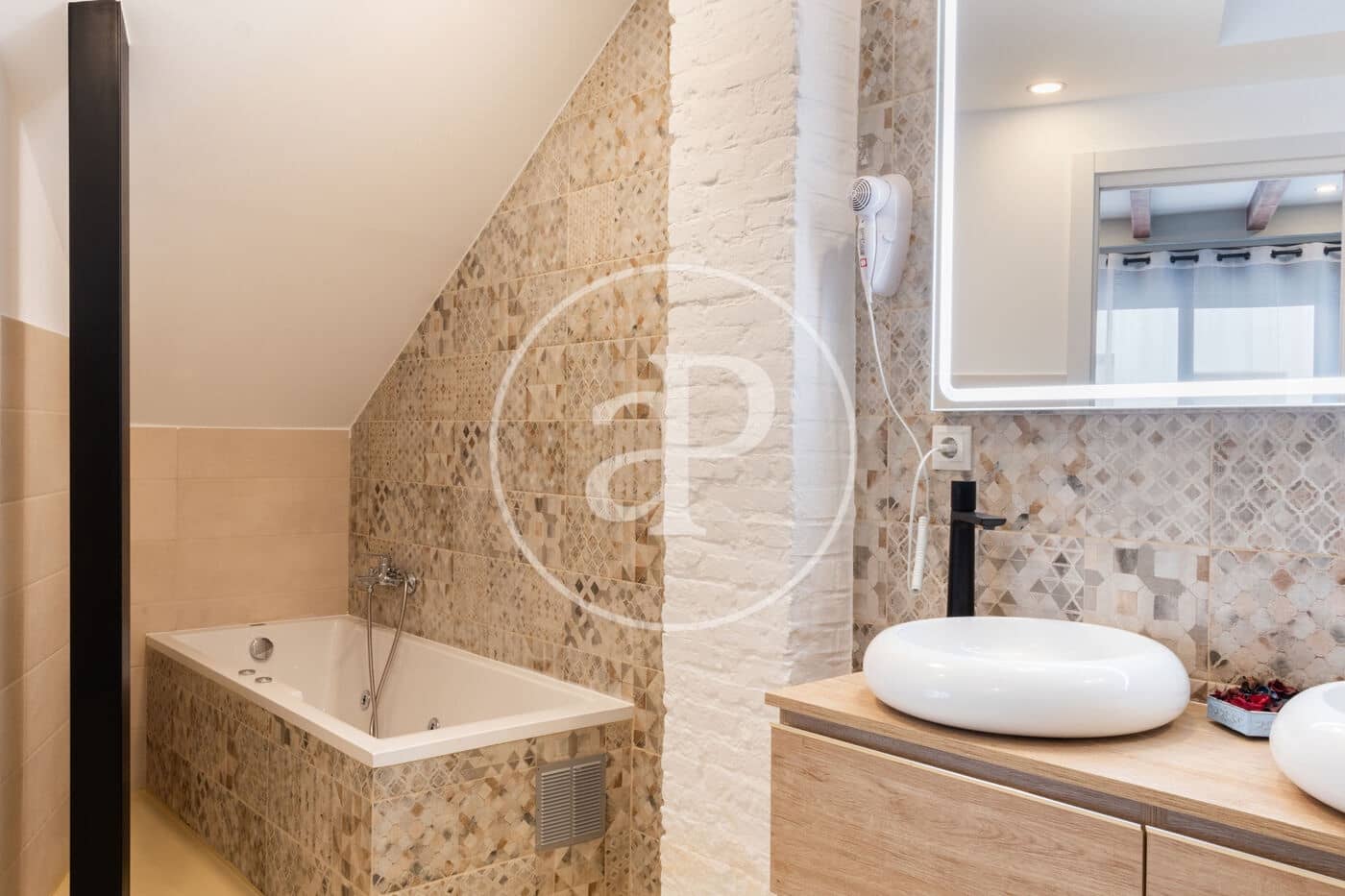 3 slaapkamer Appartement te koop in Valencia stad - € 800.000 (Ref: 9075187)