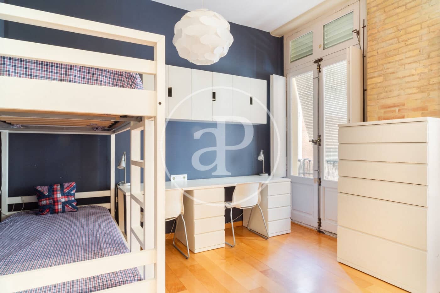 3 quarto Apartamento para arrendar em Valencia cidade - 3 600 € (Ref: 9075188)