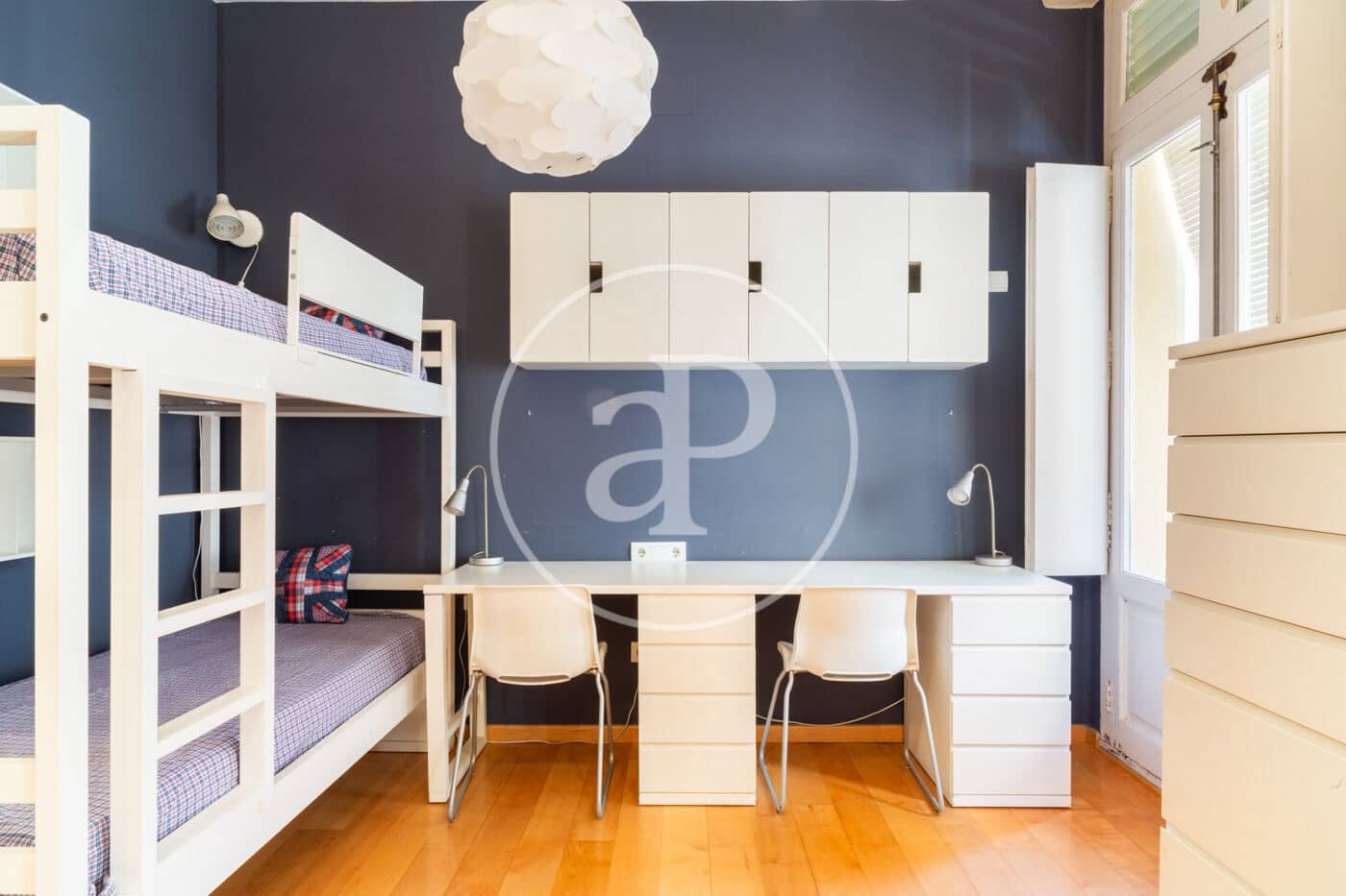 3 quarto Apartamento para arrendar em Valencia cidade - 3 600 € (Ref: 9075188)