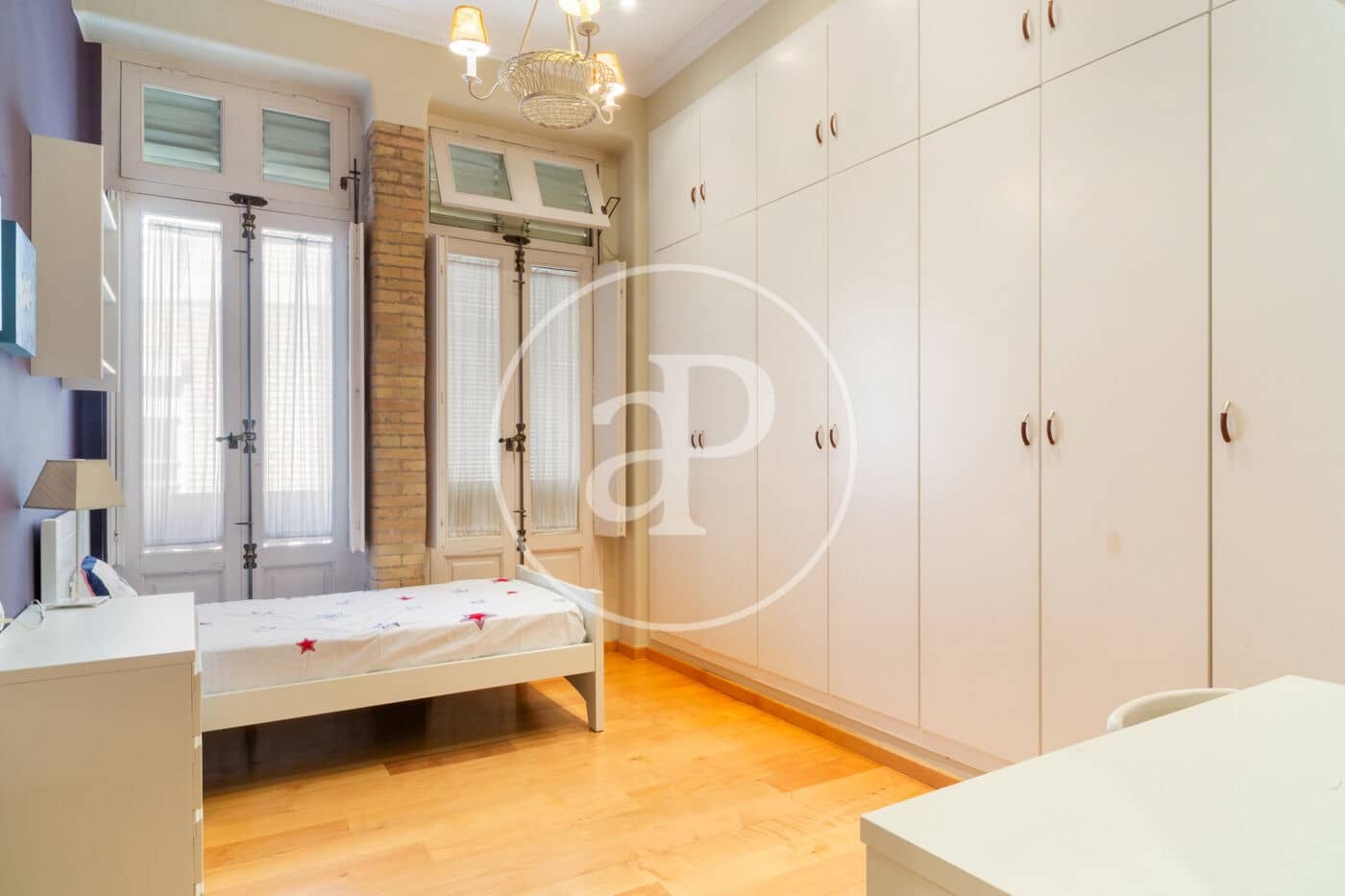 3 quarto Apartamento para arrendar em Valencia cidade - 3 600 € (Ref: 9075188)