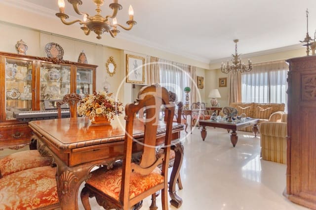 4 soveværelse Lejlighed til salg i Albors, Valencia by - € 585.000 (Ref: 9075190)