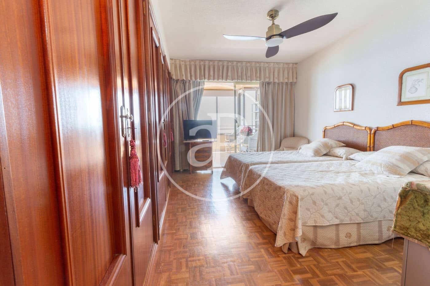 6 soveværelse Lejlighed til salg i Benidorm med swimmingpool - € 900.000 (Ref: 9081816)