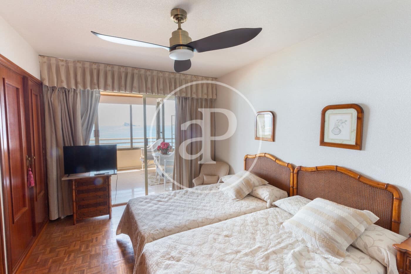 6 soveværelse Lejlighed til salg i Benidorm med swimmingpool - € 900.000 (Ref: 9081816)