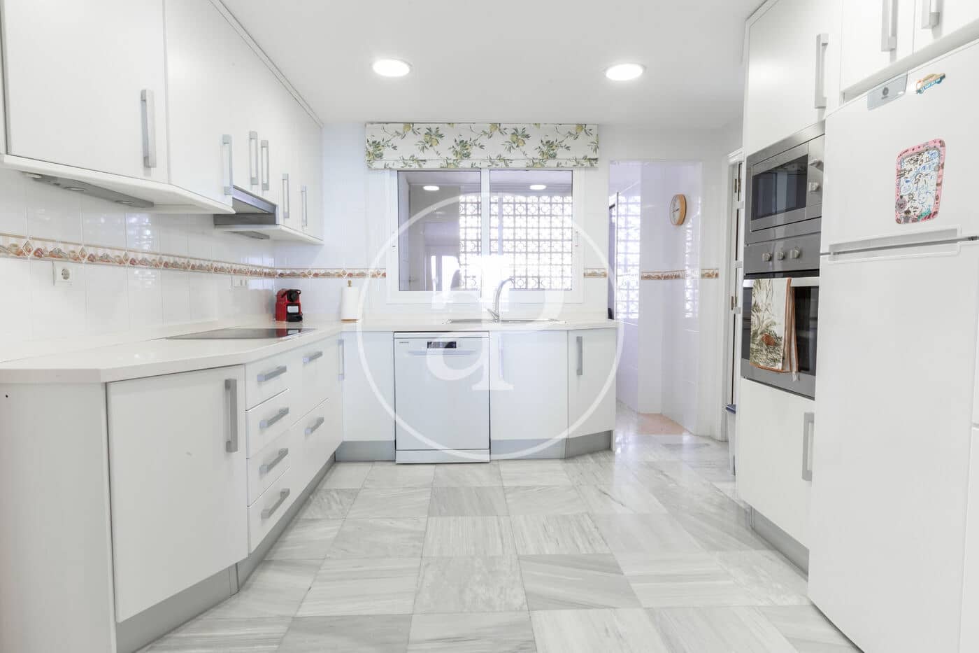 6 soveværelse Lejlighed til salg i Benidorm med swimmingpool - € 900.000 (Ref: 9081816)