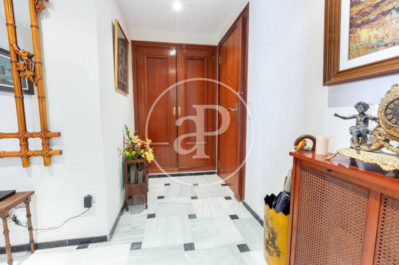 6 soveværelse Lejlighed til salg i Benidorm med swimmingpool - € 900.000 (Ref: 9081816)